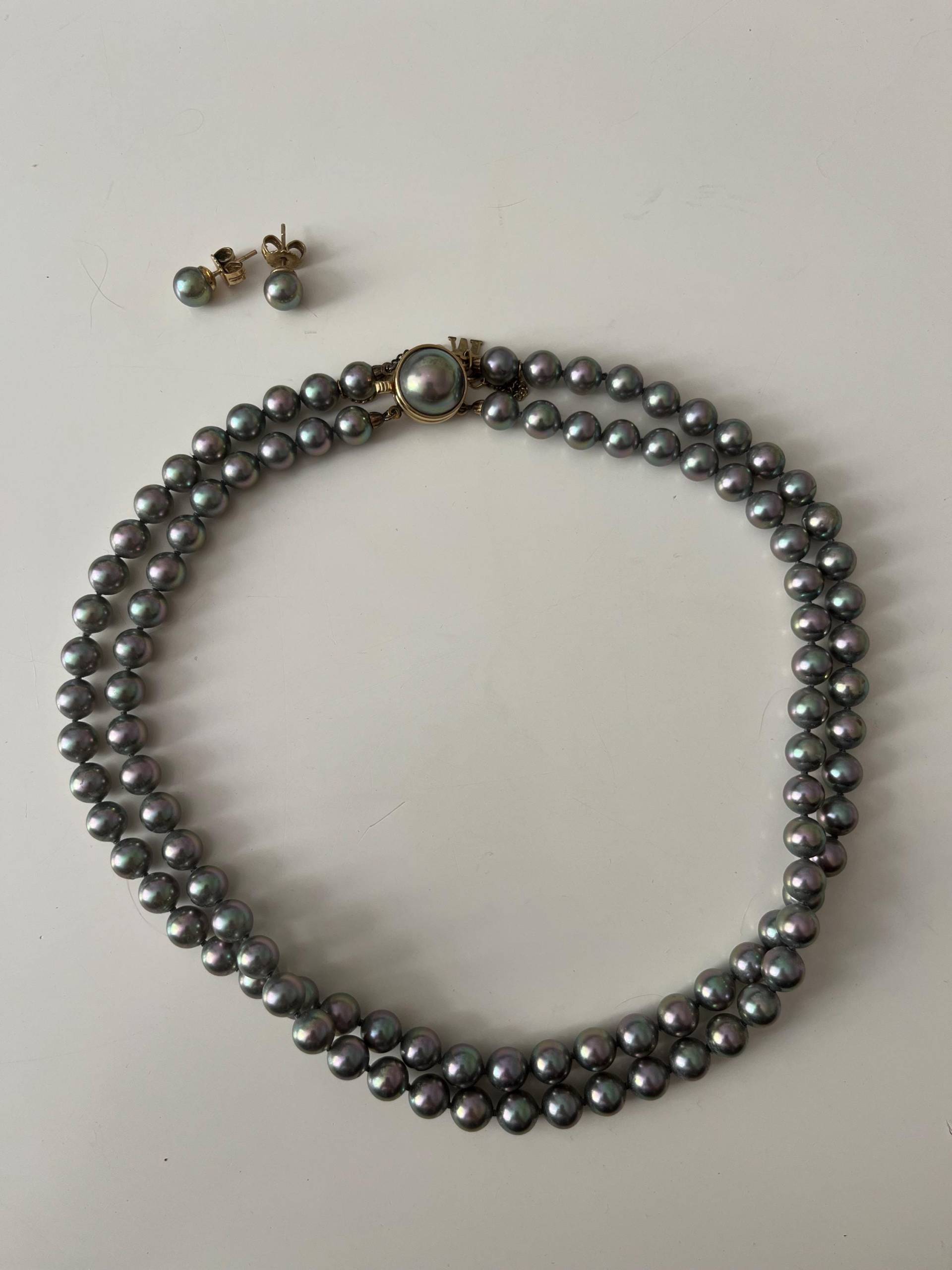 80Er Vintage Set Süsse Perlenkette & Ohrringe Von Majorica von SuperVintageBerlin