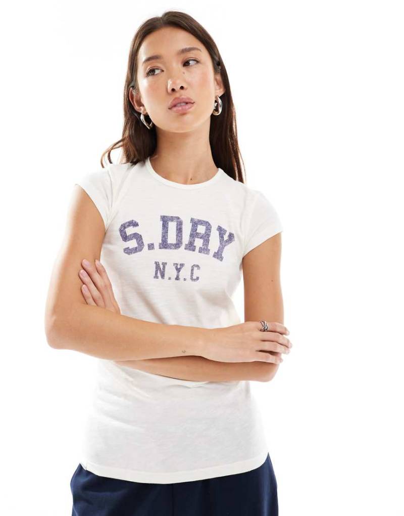 Superdry - Athletic Essential - Leicht strukturiertes T-Shirt in Wollweiß von Superdry