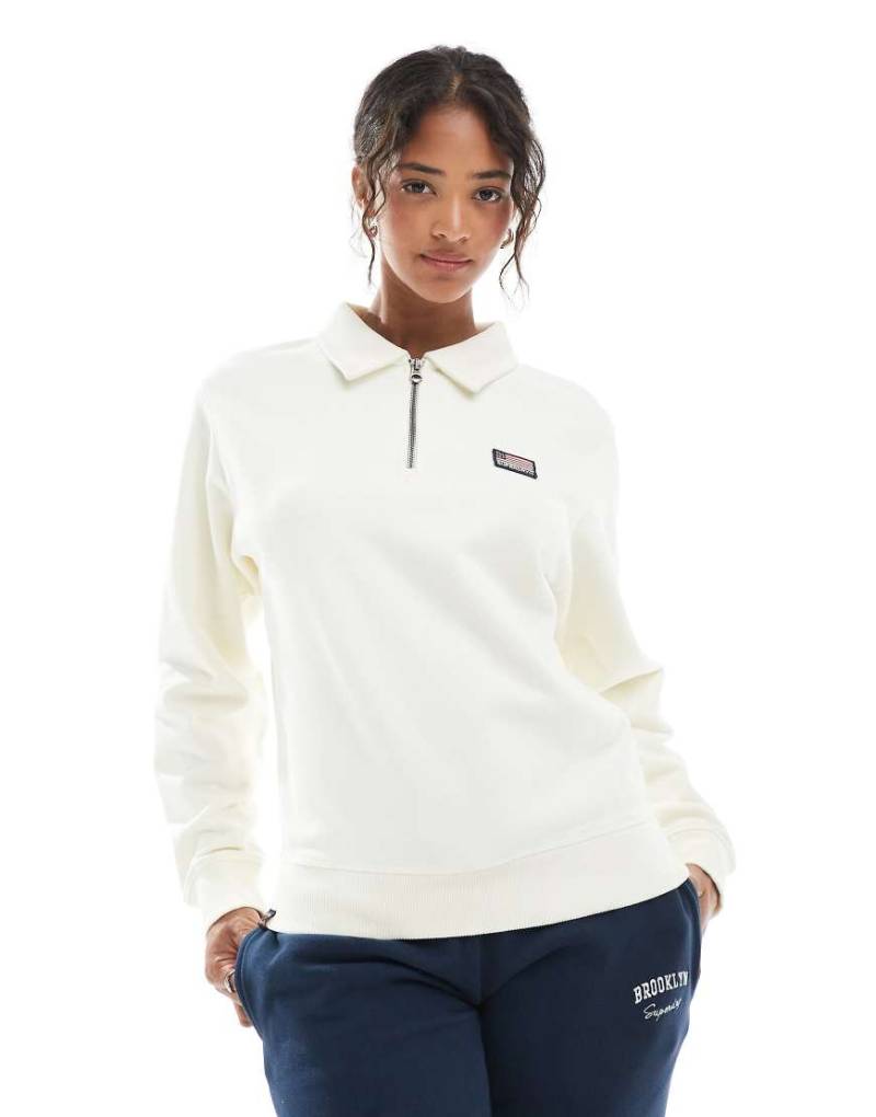 Superdry - Athletic Essentials - Pullover in Wollweiß mit Kragen und kurzem Reißverschluss von Superdry