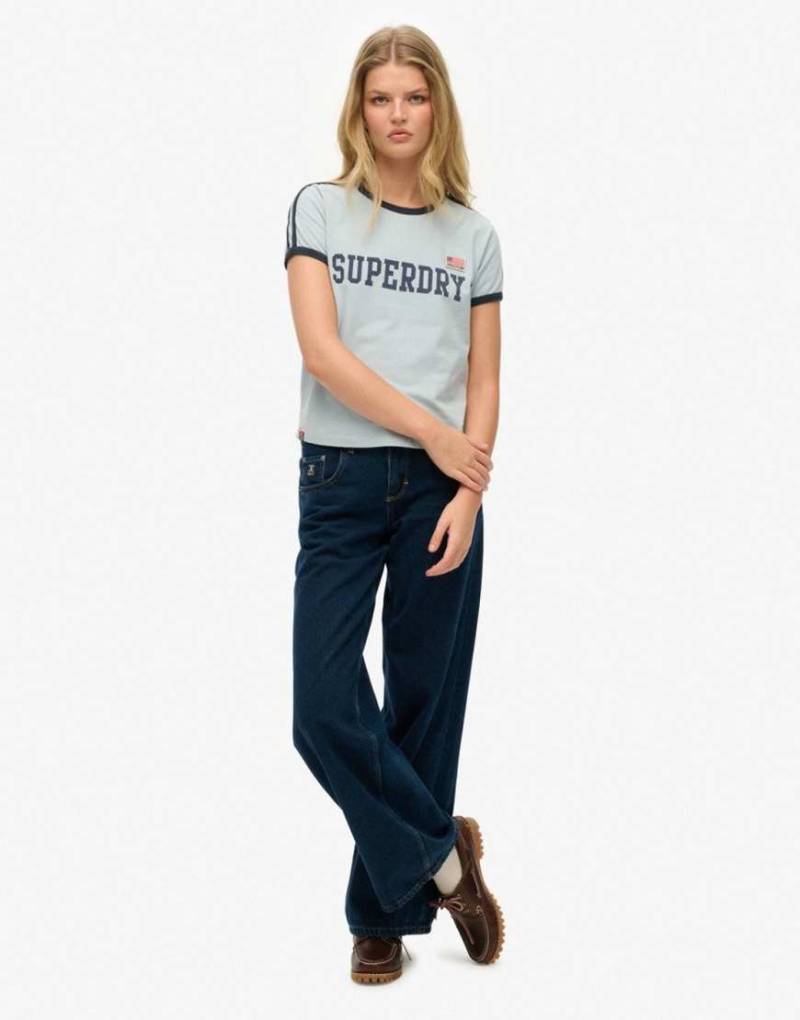 Superdry - Athletic Essentials - T-Shirt in Nebelblau mit Streifen von Superdry