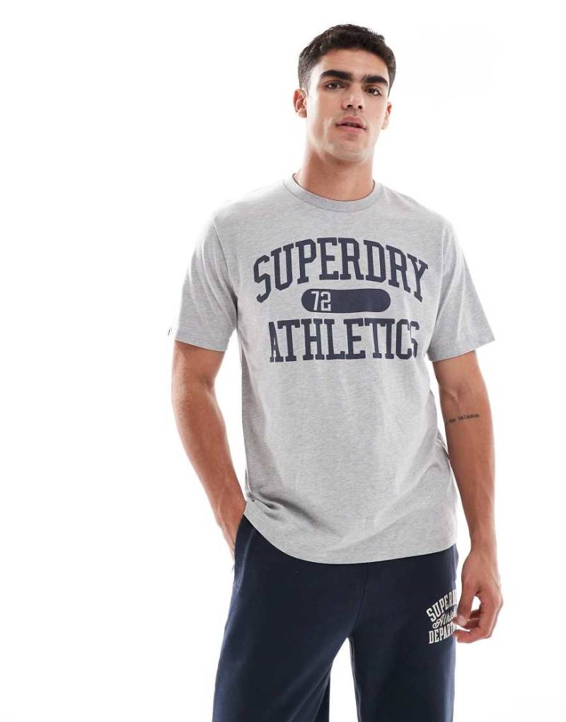 Superdry - Athletic Essentials - T-Shirt in meliertem Grau Superdry - Athletic Essentials - T-Shirt in meliertem Grau von Superdry