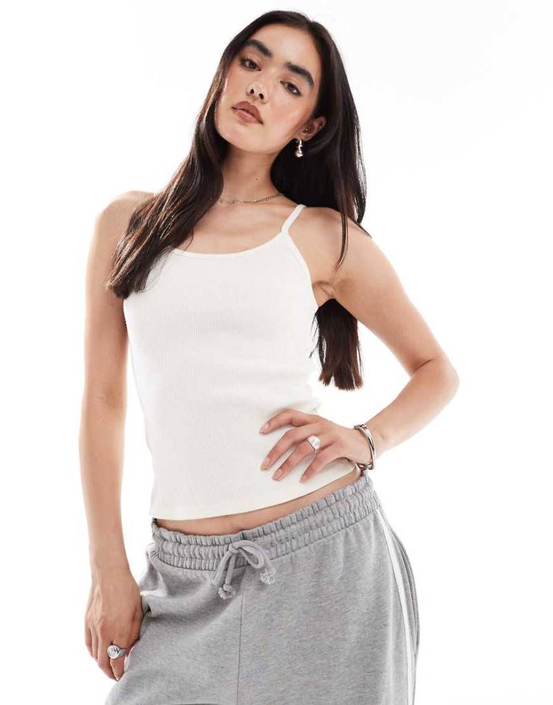 Superdry - Athletic Essentials - Trägertop in Wollweiß mit U-Ausschnitt von Superdry