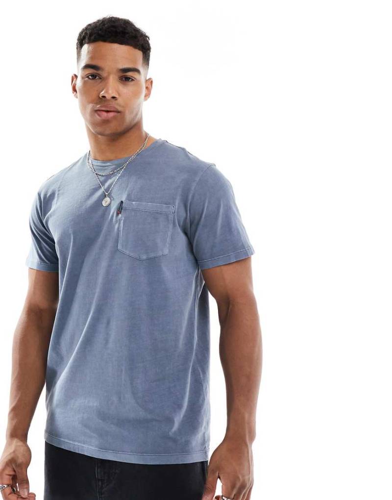 Superdry - Classic - Basic-T-Shirt in verblasstem Marineblau mit Brusttasche von Superdry