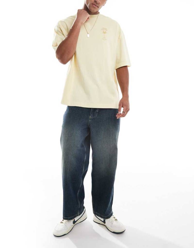 Superdry Cult - Weite Jeans im Stil der 90er in dunkelblauer Dirty-Waschung-Marineblau von Superdry