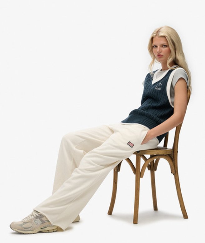 Superdry Damen Athletic Essentials Jogginghose mit Geradem Bein White - Größe: 42 von Superdry