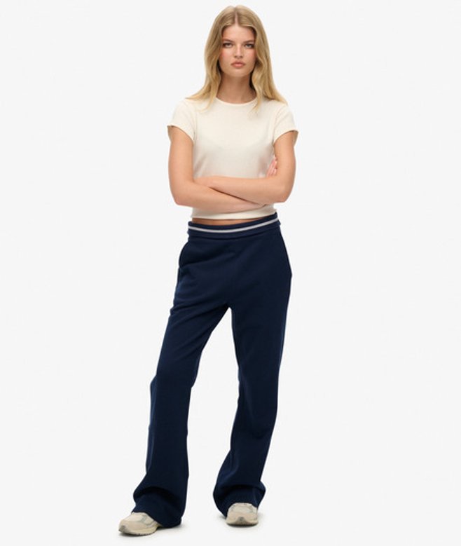 Superdry Damen Athletic Essentials Jogginghosen mit Niedriger Leibhöhe und Ausgestellten Beinen Navy - Größe: 40 von Superdry