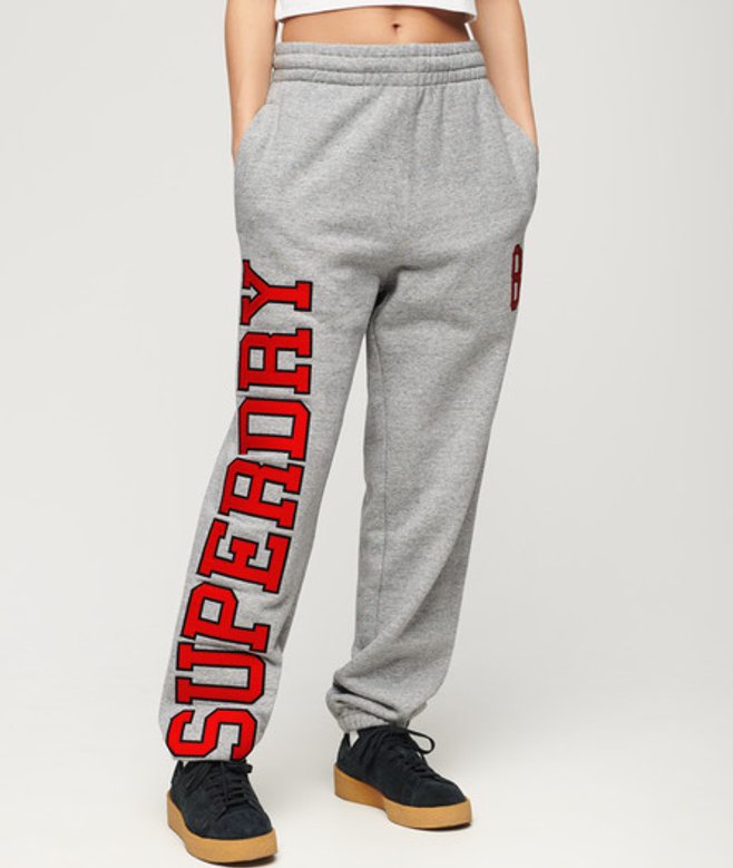 Superdry Damen College Boyfriend Jogginghose mit Logo Grau - Größe: 40 von Superdry
