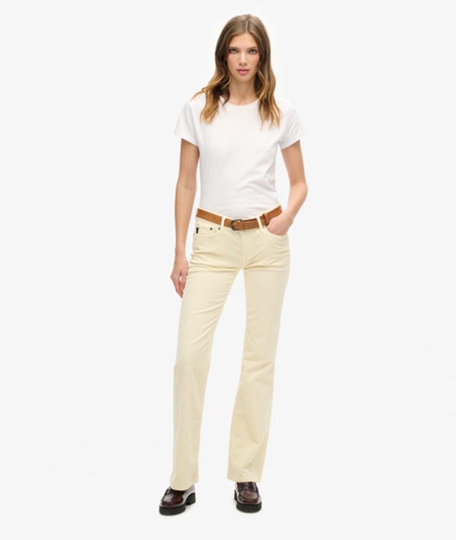 Superdry Damen Cord-jeans mit Niedriger Leibhöhe und Ausgestelltem Bein Creme - Größe: 30/32 Superdry Damen Cord-jeans mit Niedriger Leibhöhe und Ausgestelltem Bein Creme - Größe: 30/32 von Superdry
