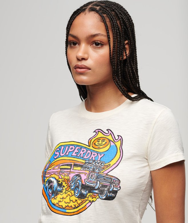 Superdry Damen Figurbetontes T-shirt mit Neonfarbener Motorrad-grafik Creme - Größe: 36 von Superdry
