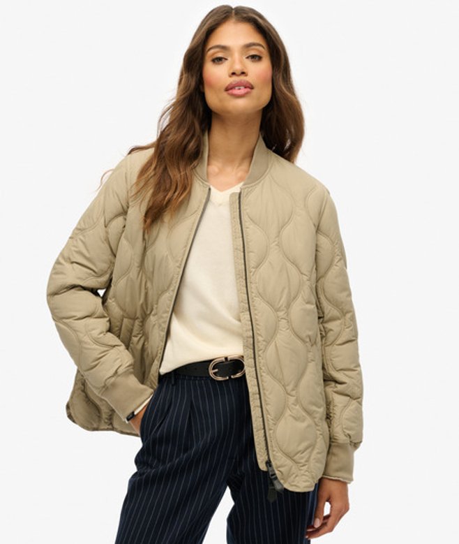 Superdry Damen Kurze Gesteppte Liner-jacke Beige - Größe: 42 Superdry Damen Kurze Gesteppte Liner-jacke Beige - Größe: 42 von Superdry