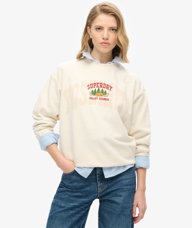 Superdry Damen Lässiges Travel Souvenir Sweatshirt mit Rundhalsausschnitt Creme - Größe: 38 von Superdry