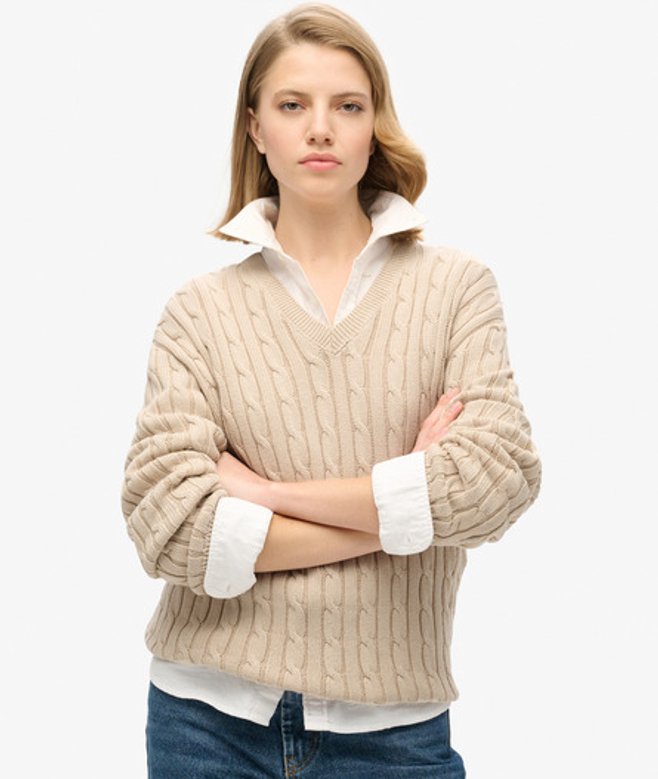 Superdry Damen Pullover mit V-ausschnitt und Zopfmuster in Übergröße Creme - Größe: 42-44 von Superdry