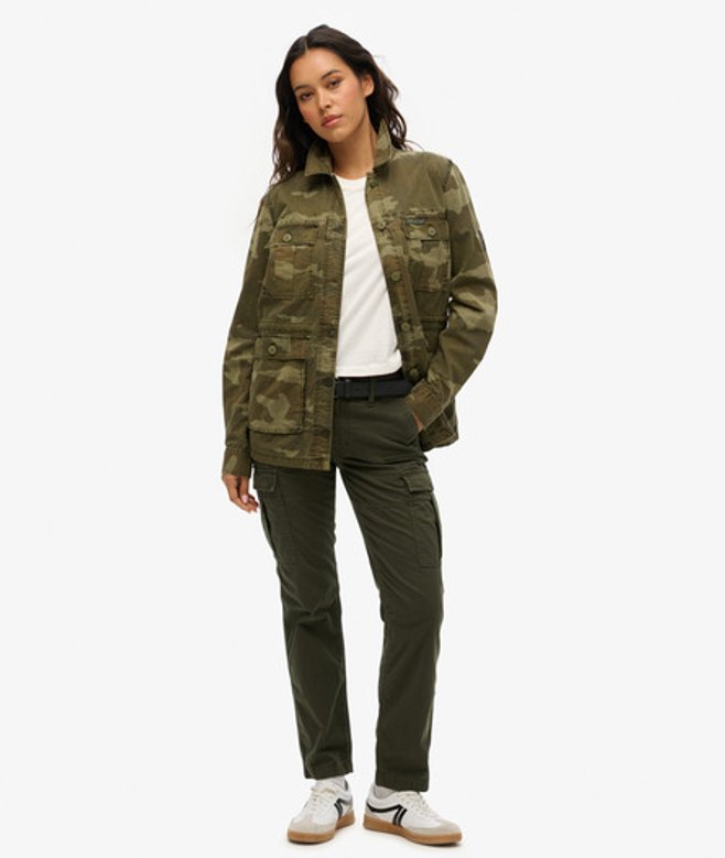 Superdry Damen Schmale Cargohose mit Mittlerer Leibhöhe Grün - Größe: 28/30 von Superdry