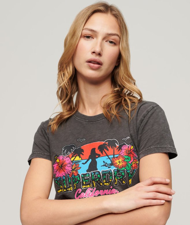 Superdry Damen Schwarz Figurbetontes T-Shirt mit Cali-Sticker und Logo-Druck, Größe: 44 von Superdry