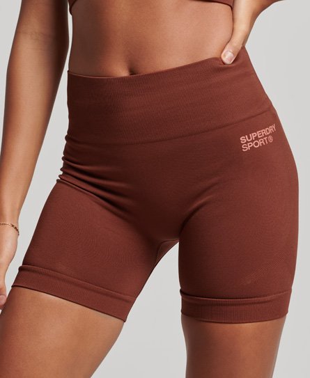 Superdry Women's Sport Anliegende Nahtlose Core Shorts Braun - Größe: 6/8 von Superdry