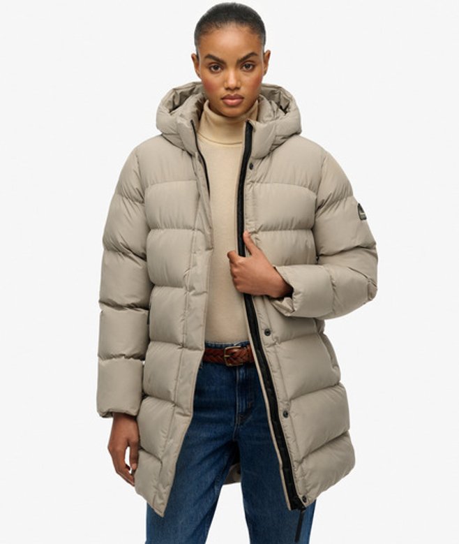 Superdry Damen Sportliche, Mittellange Steppjacke mit Kapuze Beige - Größe: 38 von Superdry