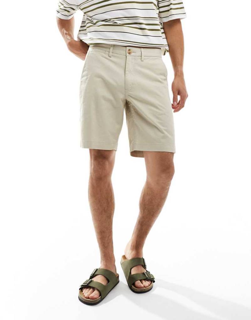 Superdry - Elastische Chino-Shorts in Pelikan-Beige-Neutral Superdry - Elastische Chino-Shorts in Pelikan-Beige-Neutral von Superdry
