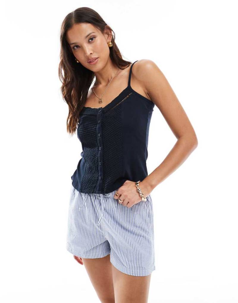 Superdry - Elastische Shorts im Boxershorts-Stil aus Baumwolle in Azurblau mit Oxford-Streifen von Superdry