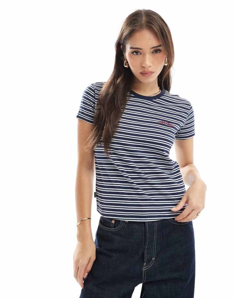 Superdry - Essential - Figurbetontes T-Shirt mit Streifen in kräftigem Marineblau und Logo von Superdry