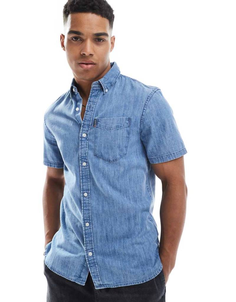 Superdry - Essential - Kurzärmliges Jeanshemd in Vintage-Waschung-Blau von Superdry