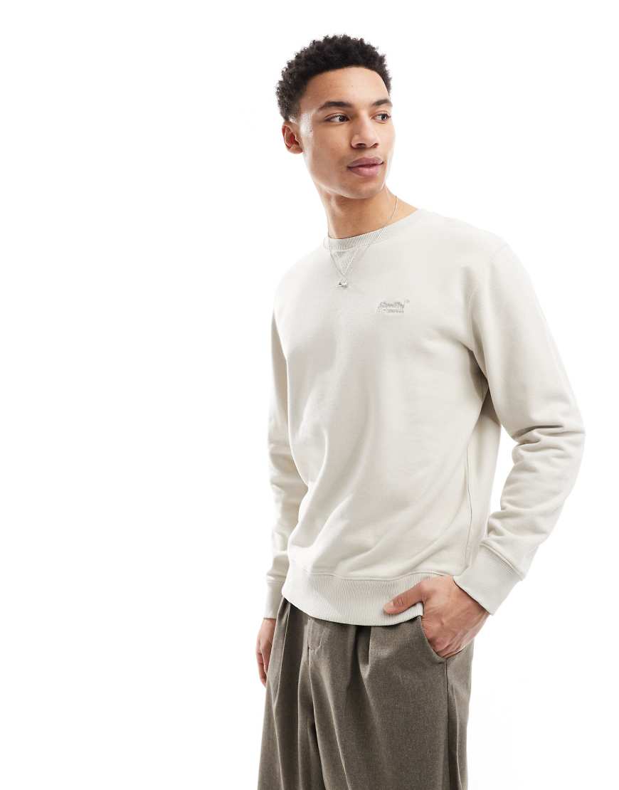 Superdry - Essential - Sweatshirt in Steinbeige mit Rundhalsausschnitt und Logo-Neutral von Superdry
