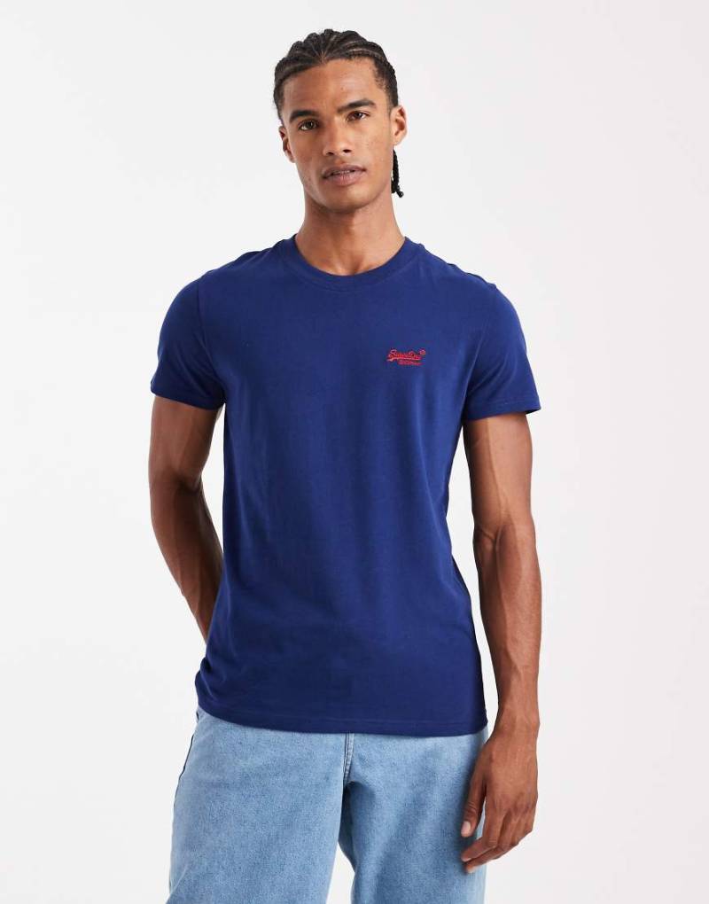 Superdry - Essential - T-Shirt aus Baumwolle in Supermarineblau mit Logo Superdry - Essential - T-Shirt aus Baumwolle in Supermarineblau mit Logo von Superdry