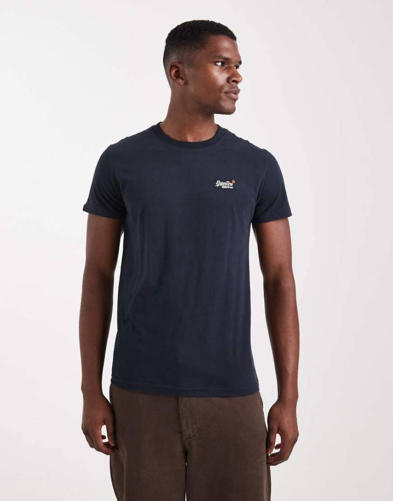 Superdry - Essential - T-Shirt in Eclipse Navy mit Stickerei-Marineblau Superdry - Essential - T-Shirt in Eclipse Navy mit Stickerei-Marineblau von Superdry