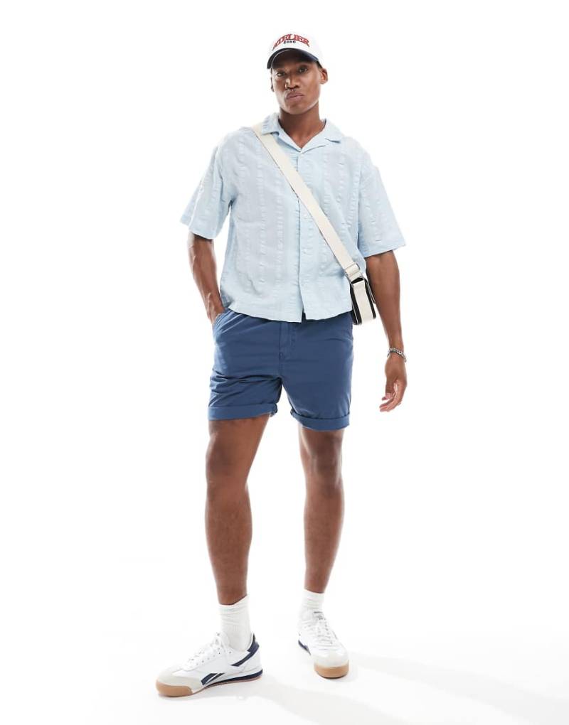 Superdry - Essentials - Wander-Shorts in Marineblau von Superdry