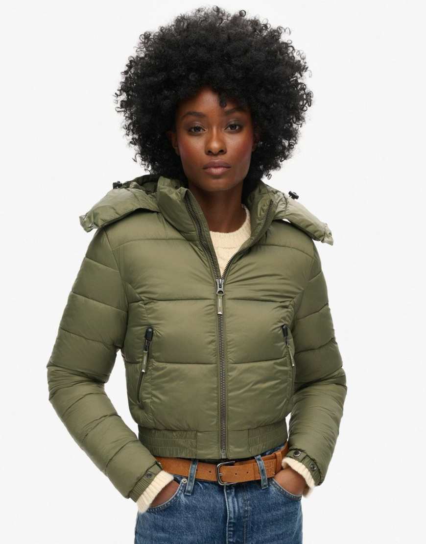 Superdry - Fuji - Jacke in gedecktem Olivgrün mit Kapuze von Superdry