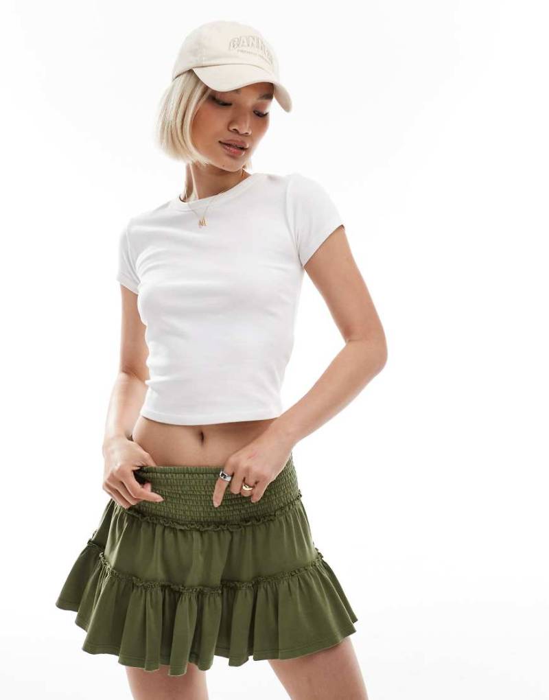 Superdry - Gestufter Jersey-Minirock in Oliv-Khakigrün von Superdry