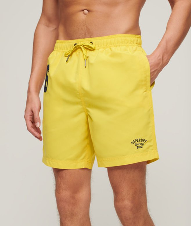 Superdry Herren 17-Zoll Polo-badeshorts aus Recyceltem Material Gelb - Größe: M von Superdry