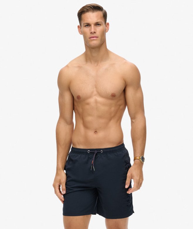 Superdry Herren 17-Zoll Premium Badeshorts mit Stickerei Marineblau - Größe: S von Superdry
