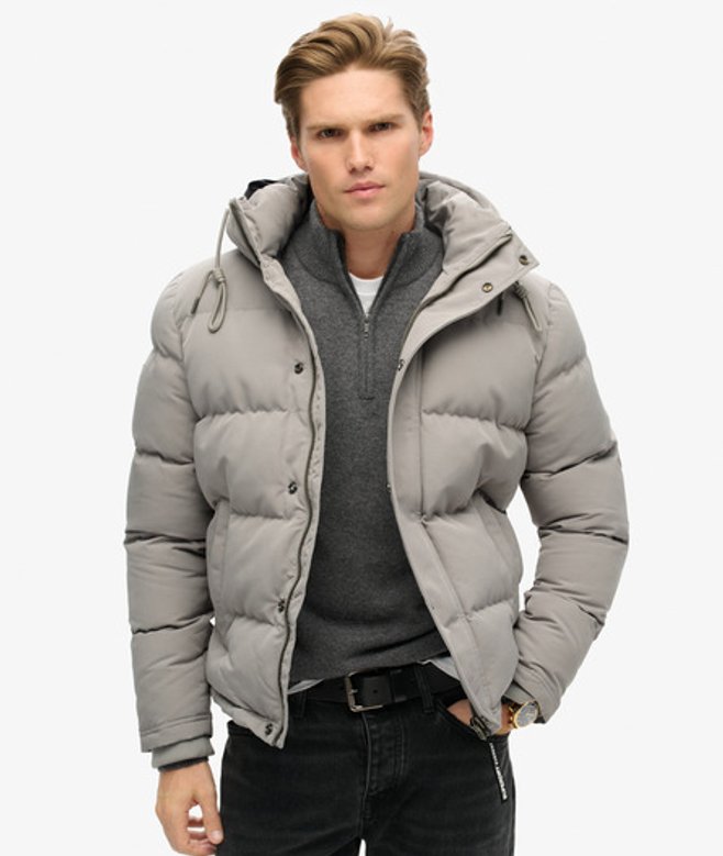 Superdry Herren Kurze Everest Steppjacke mit Kapuze Grau - Größe: M von Superdry