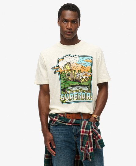 Superdry Men's Locker Geschnittenes T-Shirt mit Neon-Reisegrafik Weiß - Größe: M von Superdry