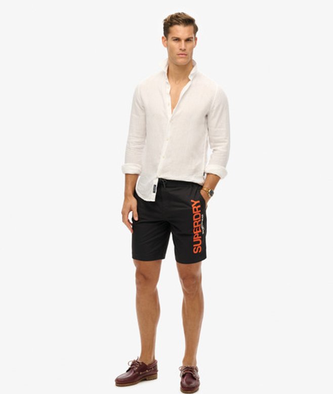 Superdry Herren Schwarz und Orange Sportswear Boardshorts aus Recyceltem Material mit Logodruck, Größe: M - Größe: M von Superdry