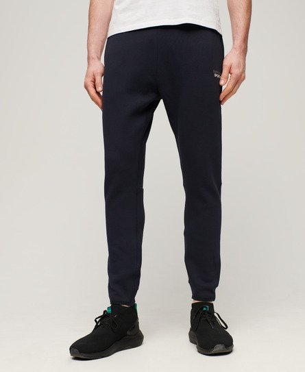 Superdry Herren Sport Tech Jogginghose in Karottenform mit Logo Marineblau - Größe: L von Superdry