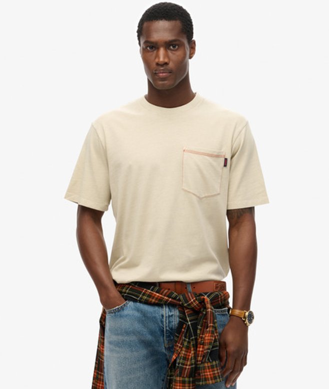 Superdry Herren T-shirt mit Tasche und Kontrastnähten Beige - Größe: M Superdry Herren T-shirt mit Tasche und Kontrastnähten Beige - Größe: M von Superdry