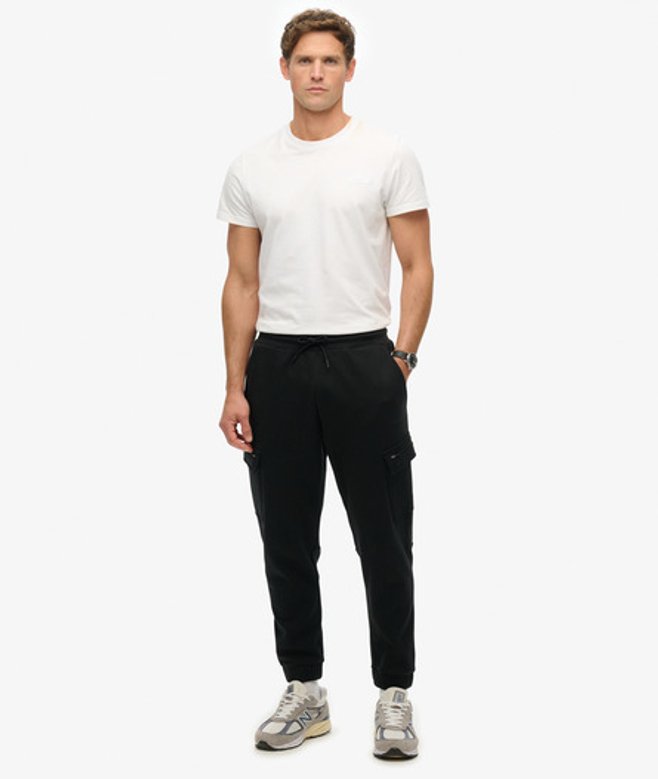 Superdry Herren Tech Cargo Jogginghose mit Logo Black - Größe: L Superdry Herren Tech Cargo Jogginghose mit Logo Black - Größe: L von Superdry