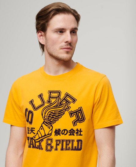 Superdry Herren Track & Field Athletic T-Shirt mit Grafik Gold - Größe: L von Superdry