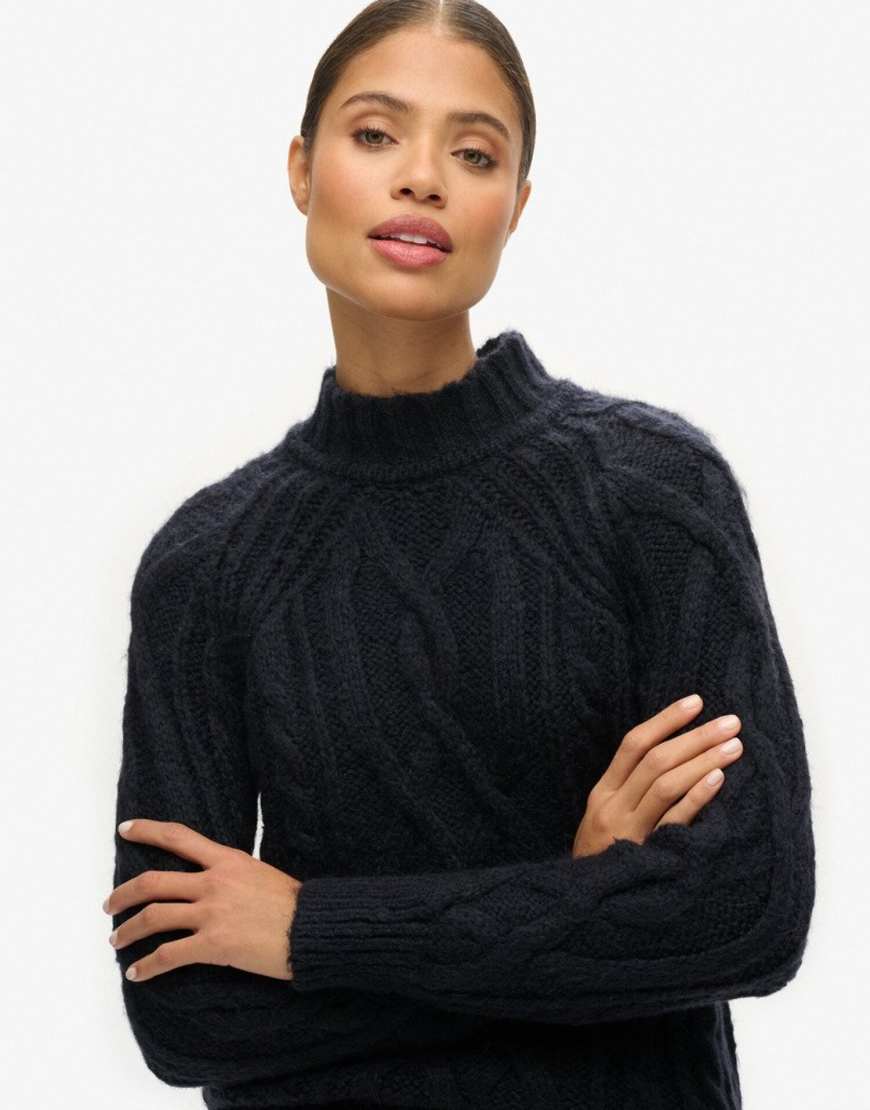 Superdry - Hochgeschlossener Strickpullover in Eclipse-Marineblau mit Zopfmuster von Superdry