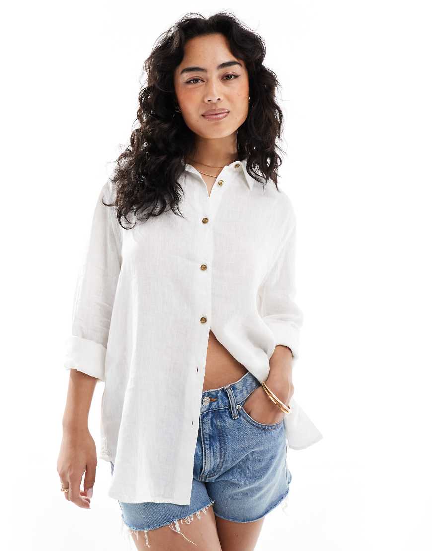 Superdry - Lässiges Boyfriend-Hemd aus Leinen in optischem Weiß von Superdry