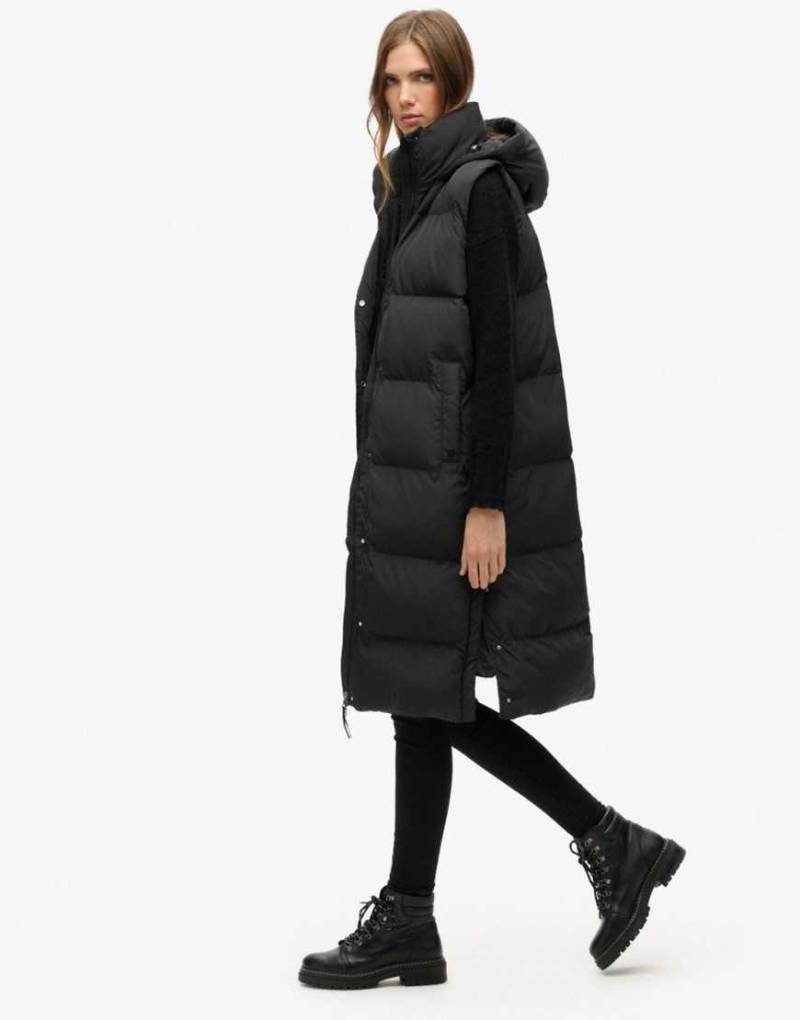 Superdry - Longline-Pufferweste in Schwarz mit Kapuze von Superdry