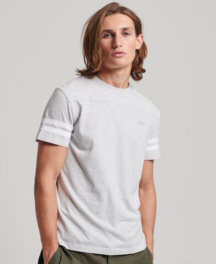 Superdry Men's Essential T-Shirt aus Bio-Baumwolle mit Quarterback-Logo Hellgrau - Größe: S von Superdry