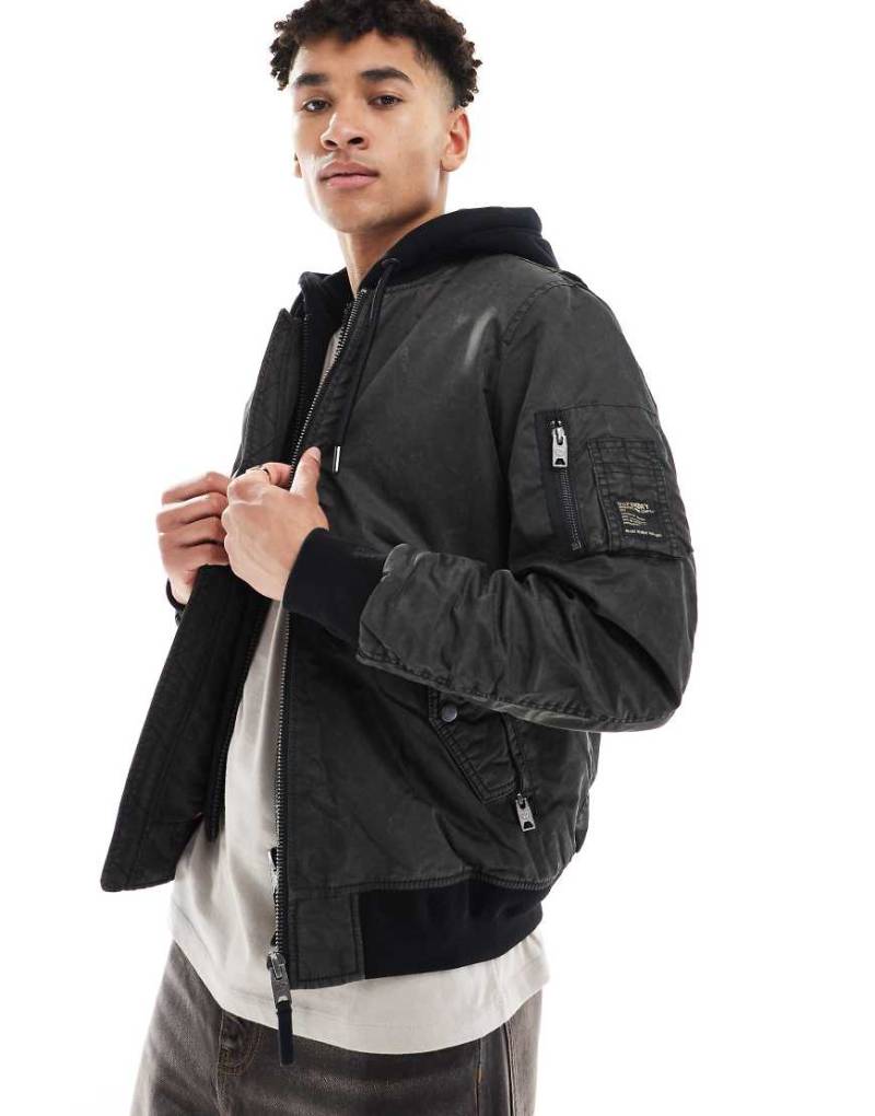 Superdry - Military - Ma1-Bomberjacke in verwaschenem Dunkelgrün von Superdry