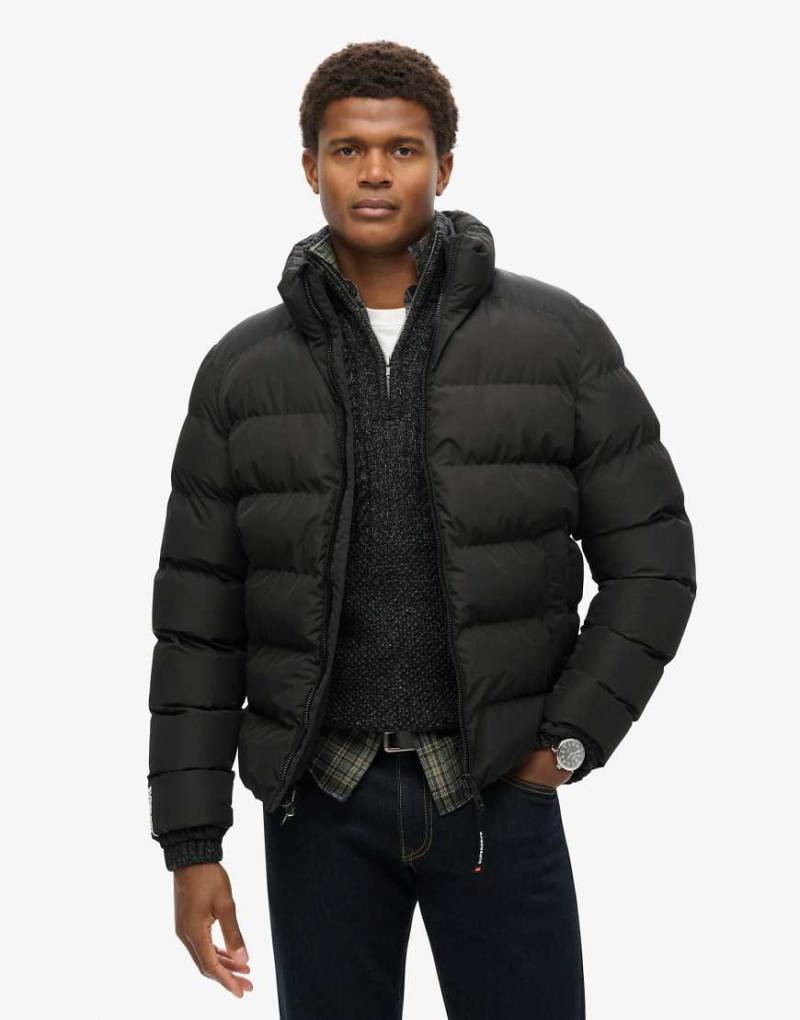 Superdry Sport - Pufferjacke in Schwarz von Superdry