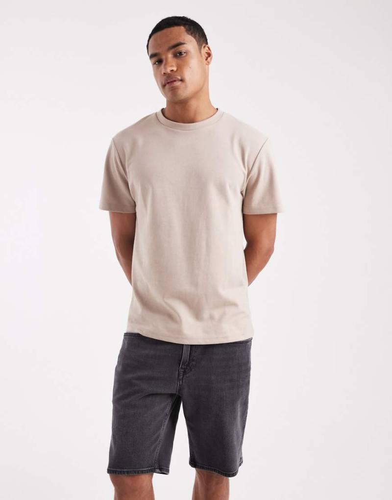 Superdry - Vintage - Gerade geschnittene Shorts in verwaschenem Wisconsin-Schwarz von Superdry