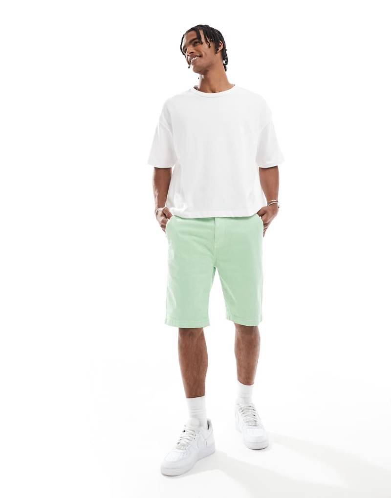 Superdry - Vintage International - Shorts in verwaschenem Grün von Superdry