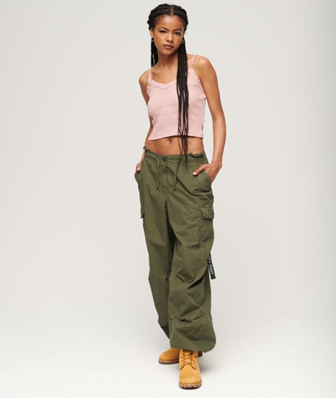 Superdry Damen Weit Geschnittene Parachute Hose Grün - Größe: S/M von Superdry