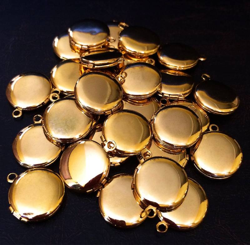 Teeny Winzigen Glänzenden Gold Charm Medaillon - A La Carte von SupplyBakery