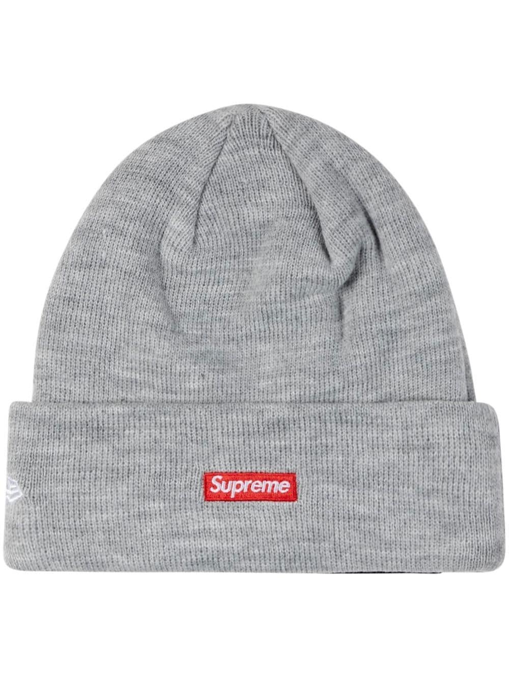 Supreme x New Era Beanie mit S-Logo - Grau von Supreme